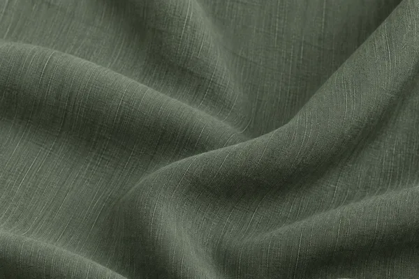 Chemise Viscolinho Manga Longa, cor Verde militar, tecido de perto