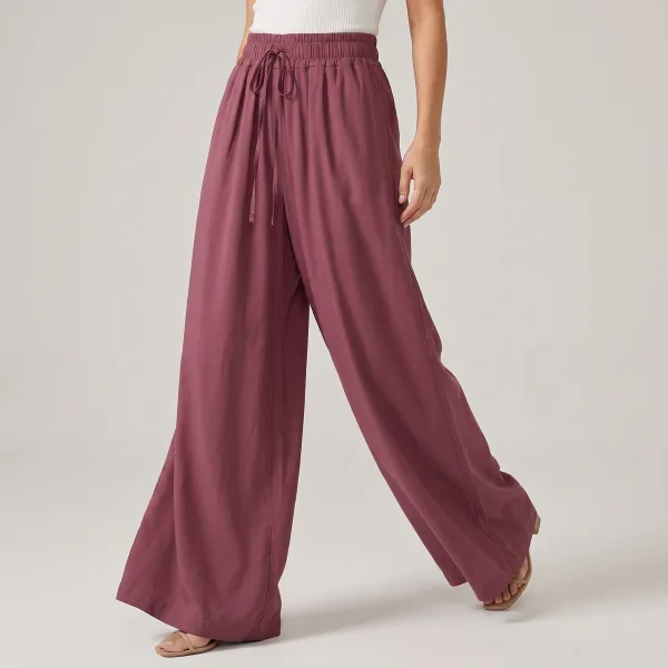 Calça Pantalona Duna, cor Vinho, caimento de perto